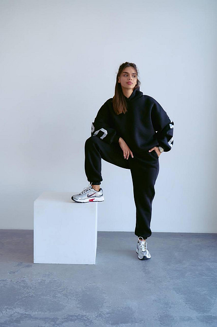 Женский стильный повседневный костюм Chicago с двойным капюшоном Черный, 42/46 Одесса - изображение 4