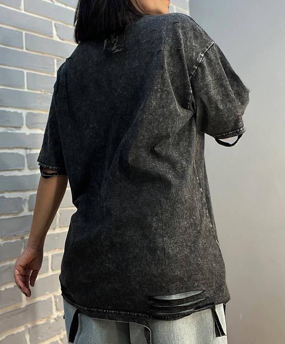 Футболка жіноча YUJIE YISHANG 8612 варена оверсайз порізана з кулоном one size чорна, чорний, one size Київ - фото 6