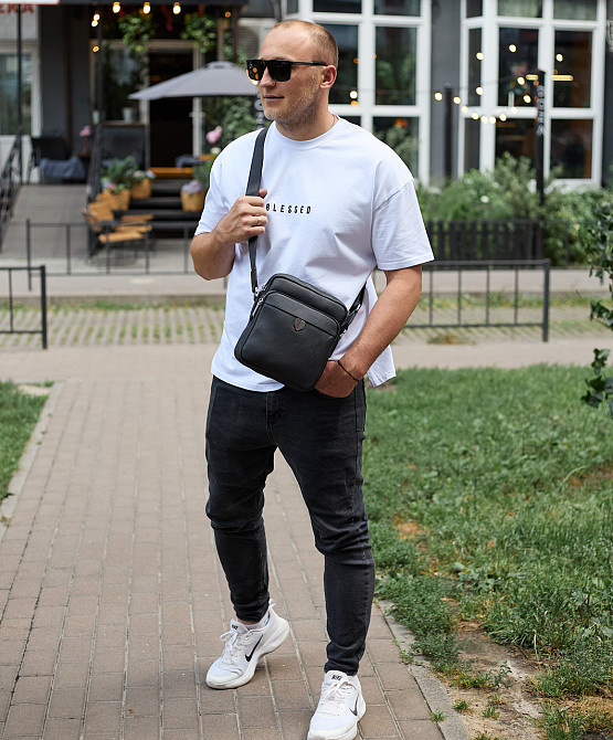 Чоловіча шкіряна сумка-барсетка 24х20х8, компактна сумочка на плече для чоловіка, наплічний месенджер, чорна Кам'янське - фото 6