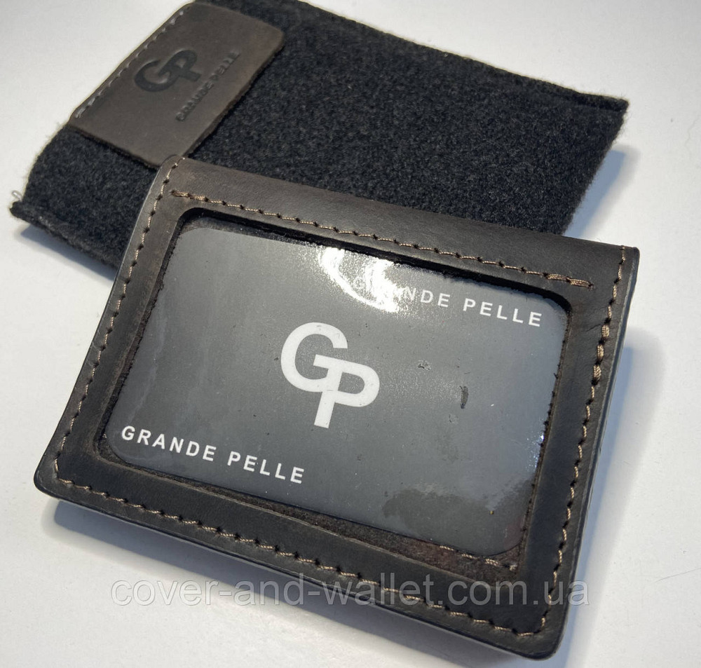 Маленька шкіряна обкладинка кредитниця під автодокументи на магнітах Grande Pelle 224420 Київ - фото 2
