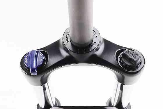 Вилка 26" амортизаційна, без різьби 1-1/8" (28,6мм), шток 260мм, з ходом 80мм, Disk-brake, пружинно-оливна, Lockout, алюмінієва, чорна XCM-3 Київ