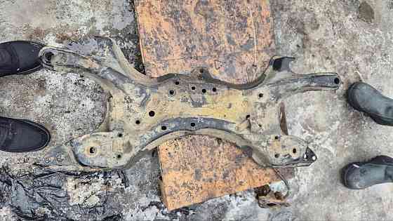 Передній підрамник Джили FC Київ