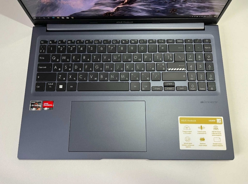Asus VivoBook 16