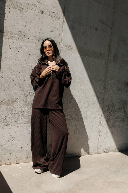 Женский повседневный оверсайз костюм двойка: кофта и штаны трикотаж пума рубчик Шоколад Одесса - изображение 9