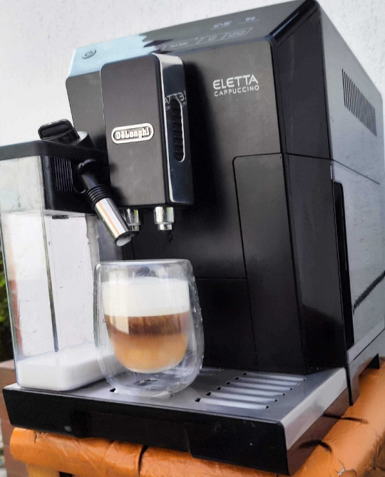 Кавомашина DeLonghi ECAM 44.660 B Eletta Cappuccino новий молочник Харків - фото 8