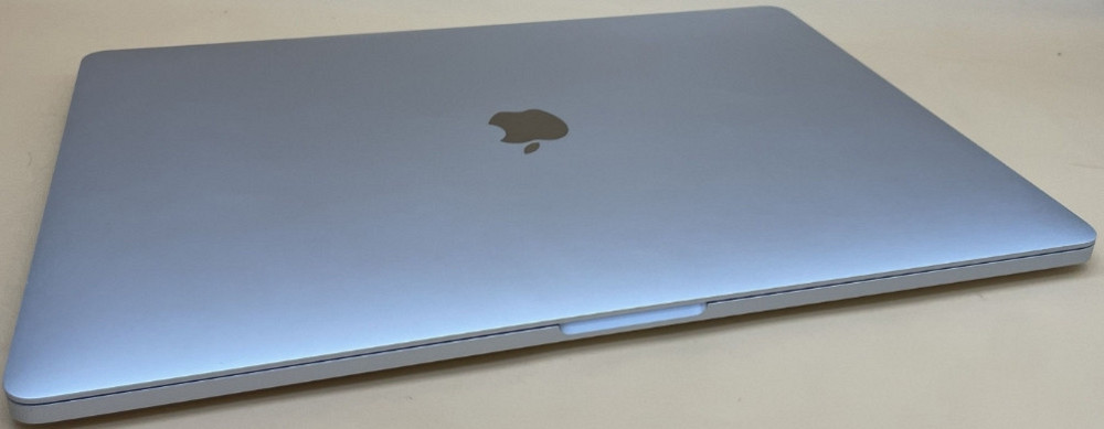 Macbook pro 16 2019 i9 32gb amd 5600 4tb памяти 85 циклов батарея. Киев - изображение 3