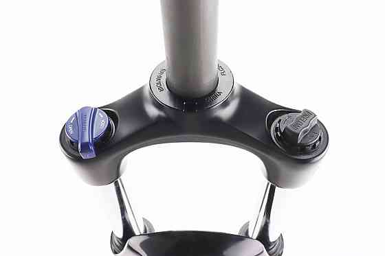 Вилка 27,5" амортизаційна, без різьби 1-1/8" (28,6мм), шток 255мм, з ходом 100мм, Disk-brake, пружинно-оливна, Lockout, алюмінієва, чорна SF Київ