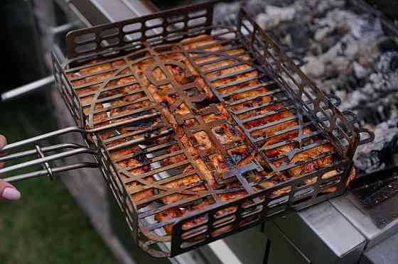 Решетка гриль для барбекю из пищевой нержавеющей стали 1.5мм 31*26см GRILLI 777766 Код: 009010 Ровно