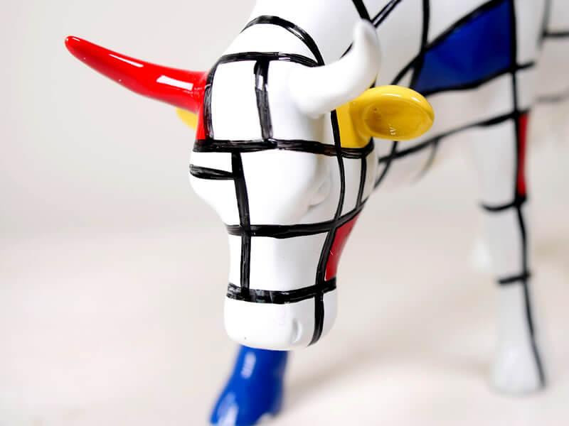 Коллекционная статуэтка корова 