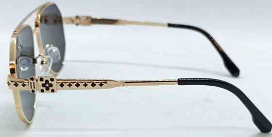 Брендові окуляри унісекс сірі дзеркальні з лого бренда на лінзах. Київ