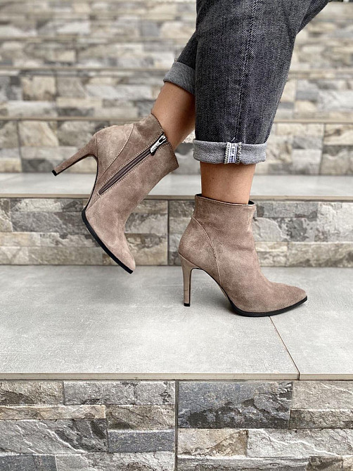 Nivelle Замшеві черевики жіночі демісезонні весна-осінь колір капучино, на стійкому каблуці р. Коломия - фото 5