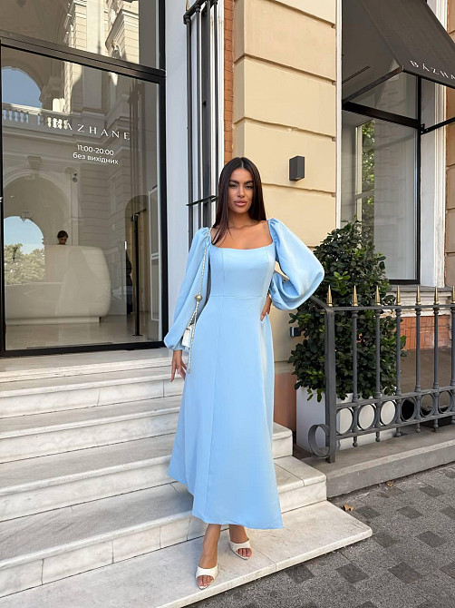 Женское праздничное сдержанное макси платье с разрезом костюмка Голубой, 46/48 Одесса - изображение 5
