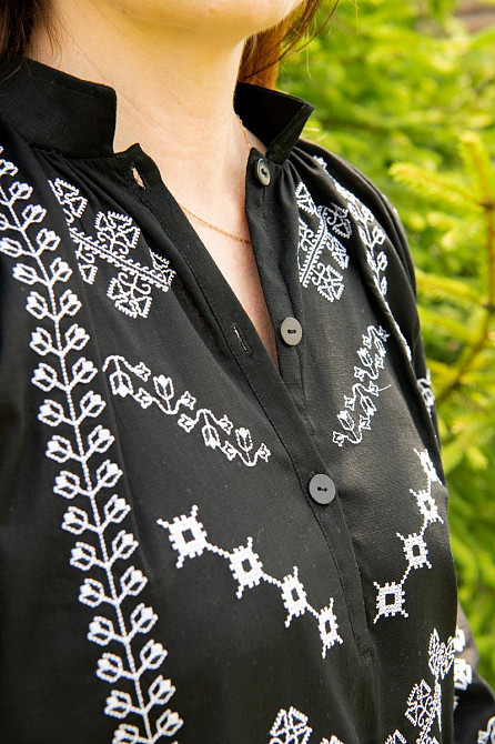 Вишиванка жіноча, лляна, довгий рукав, чорна Київ - фото 4
