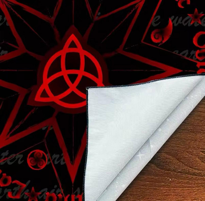 Алтарная скатерть для карт Таро и Рун с изображением Трикветра. Скатерть для гадания красная 50*50 с Киев - изображение 4
