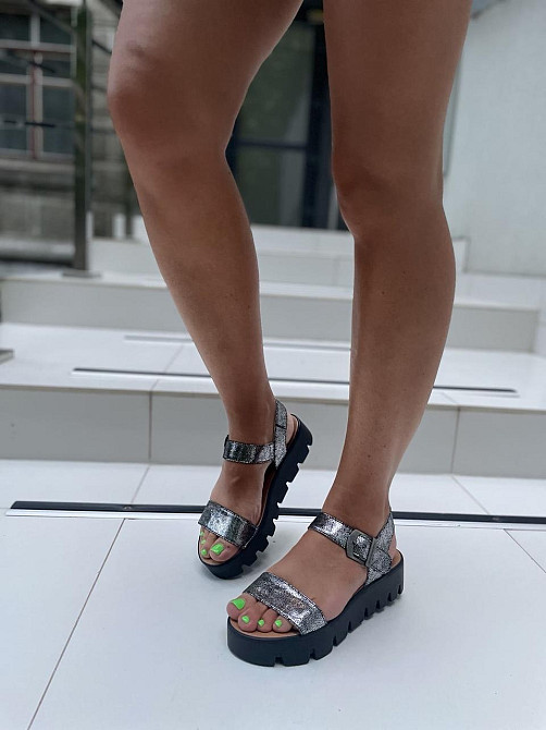 Kentro Босоніжки жіночі сріблясті KENTO 3222 літні, шкіра-сатин / Стильні босоніжки на платформ Коломия - фото 3