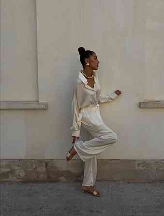 Женский легкий брючный костюм двойка: рубашка и брюки из шелка 46/48, Молочный Одесса