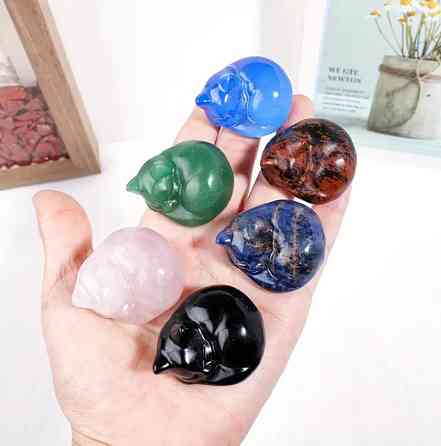 Котик із содаліту – мініатюрна кам’яна фігурка 40 мм Київ