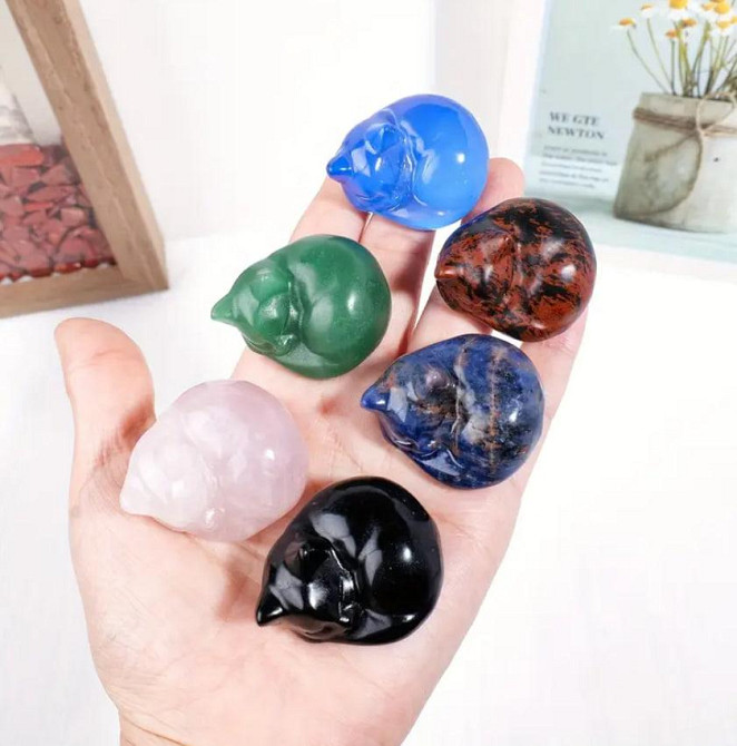 Котик із содаліту – мініатюрна кам’яна фігурка 40 мм Київ - фото 2