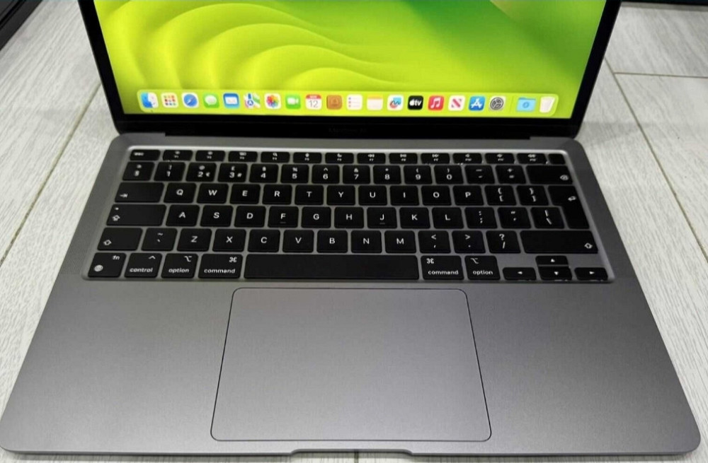 Ноутбук: MacBook Air 13 2020 M1 8/256Gb. 65ц. Space MGN63. Киев - изображение 2