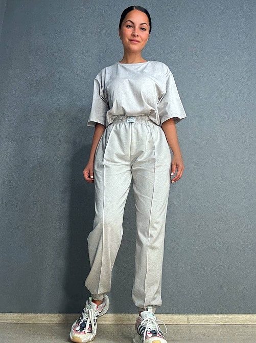 Костюм жіночий CAPPITONE 101212 оверсайз футболка і джогери з нашивками сірий, сірий, M Київ - фото 4