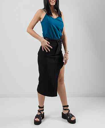 Юбка с фигурным разрезом 