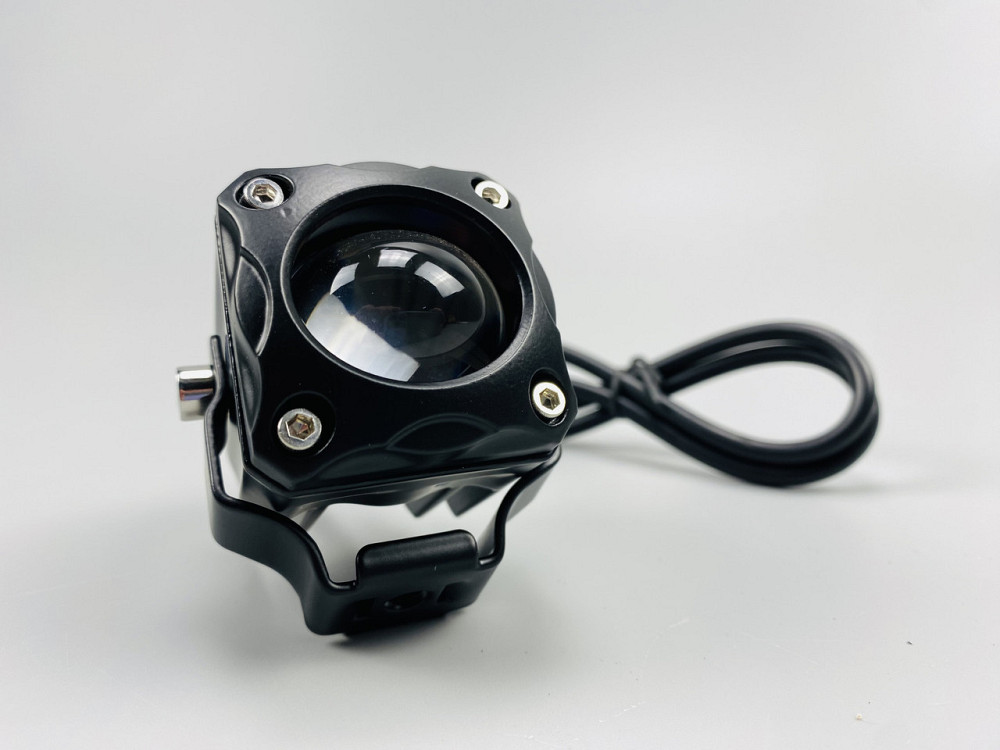 Економічний прожектор для мотоцикла, Двоколірні світлодіодні протитуманки Фара LED квадратна 20W Мукачево - фото 2