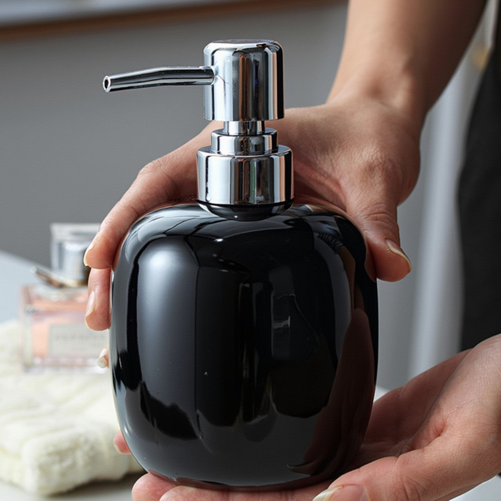 Дозатор керамічний для мила у ванну і кухню 450 мл, диспенсер для рідкого мила і миючого засобу, чорний Кам'янець-Подільський - фото 2