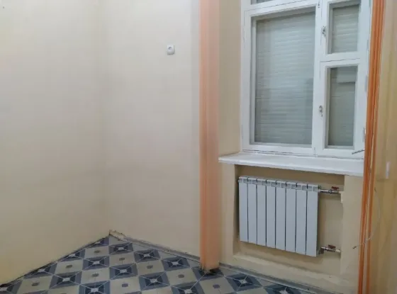 Здам в оренду квартиру на 1 поверсі зі своїм входом і двориком. Січових стрільців 1 Була стоматологія. 2 кімнати, кухня, су. Ідеально під салон краси\ Дніпро