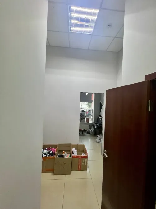 Магазин аренды в центре города. Отдельный вход, большие окна. Ремонт хороший (фото настоящие). Днепр - изображение 5