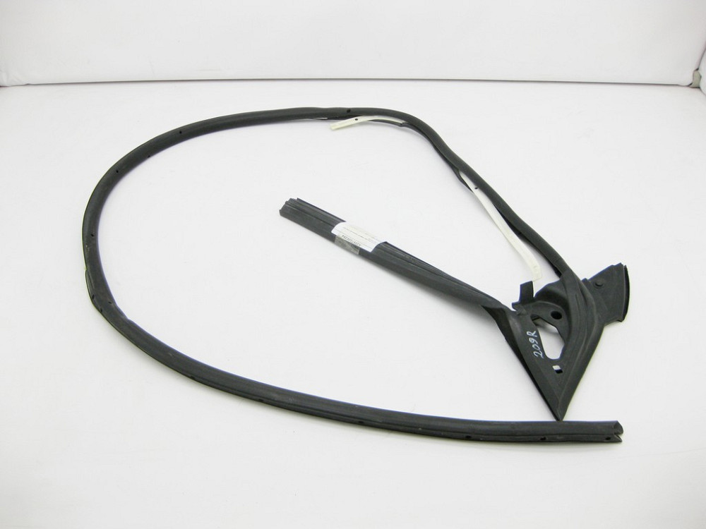 Mercedes-Benz  A2097200254 Ущільнювач над правим опускним склом CLK C209 Одеса - фото 2