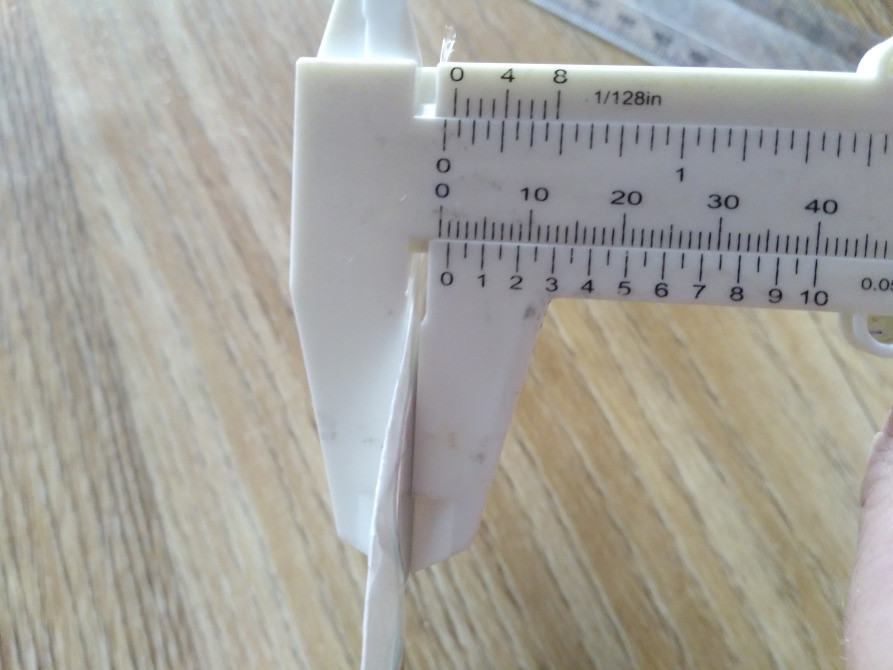 Стікер на авто Чортик з вилами опукла на емблему Київ - фото 3