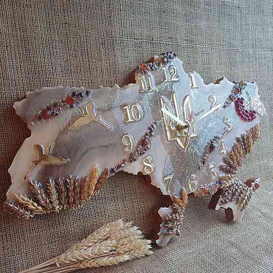 Годинник настінний 50 х 32 см з епоксидної смоли ручної роботи "Карта України" Дніпро