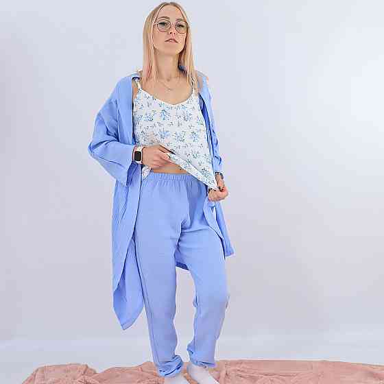 Бавовняна блакитна жіноча піжама три в одному майка з квіточками + штани +халат 52/54 Кам'янець-Подільський