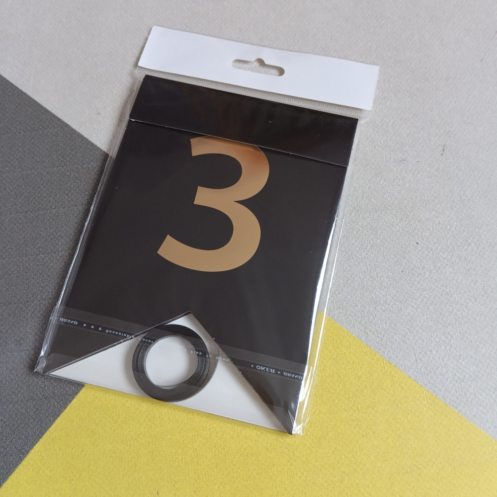 Гірлянда прапорці за днем народження золото на чорному Київ - фото 1