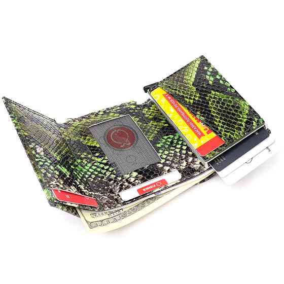 Лакована візитниця з натуральної фактурної шкіри під змію KARYA 20987 Зелений Київ