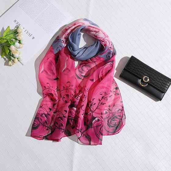 Шарф с розами шифоновый 145 на 48 см серо-розовый Киев