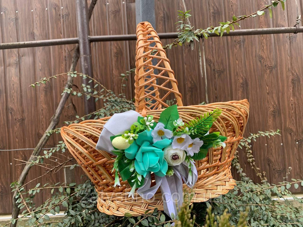 Кошик плетений з квіткою на Паску Київ - фото 2