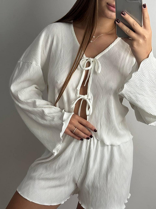 Жіночий комплект зі стрейч-плісе: кофточка та шорти Молочний XS-S Харків - фото 4