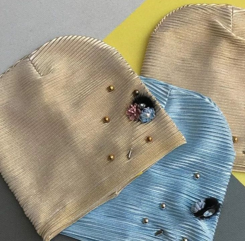 Яркие легкие шапочки с украшениями 52-54см. Киев - изображение 2