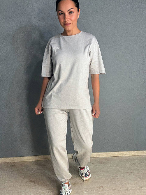 Костюм женский CAPPITONE 101213 футболка оверсайз и брюки джоггеры с надписью серый, серый, L Киев - изображение 8