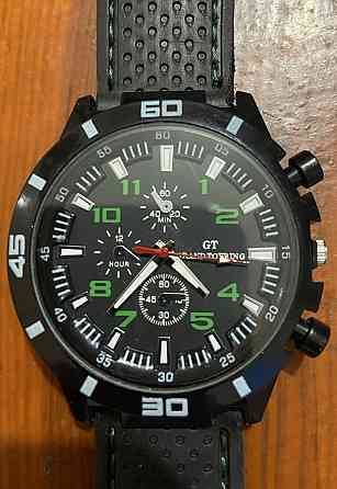 Молодежные кварцевые часы. Харьков