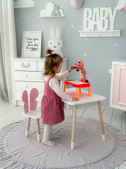 Стол прямоугольный с выдвижным ящиком 46х60х45 и стул бабочка 26х26х24, столик и стульчик для девчачьей комнаты, розовый с белым Каменское - изображение 5