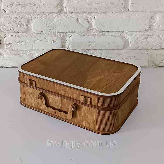 Дерев'яна коробка - валіза відтінок горіх 28/18/9 см Ірпінь