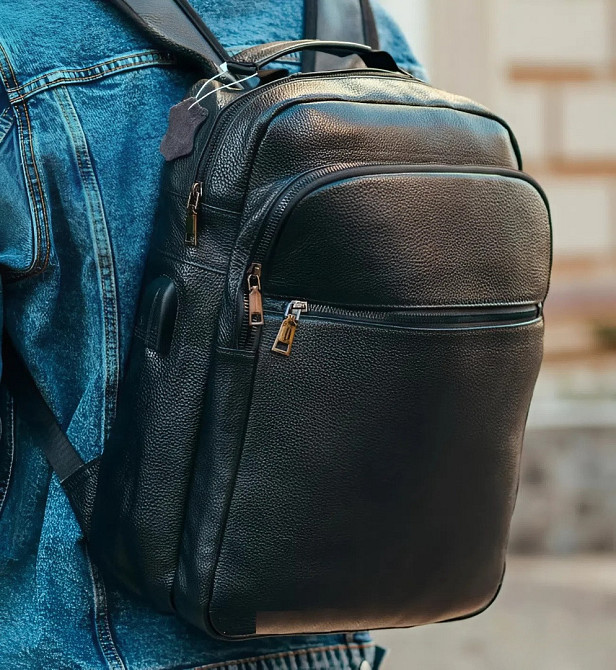 Рюкзак шкіряний для чоловіка 29х40х15, чорний колір Кам'янське - фото 1