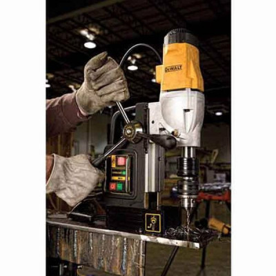 Свердлильний верстат DeWALT з електромагнітним утримувачем, 1200 Вт, 300-450 об/хв, 50 мм, 14.55 кг (DWE1622K) Вінниця - фото 4