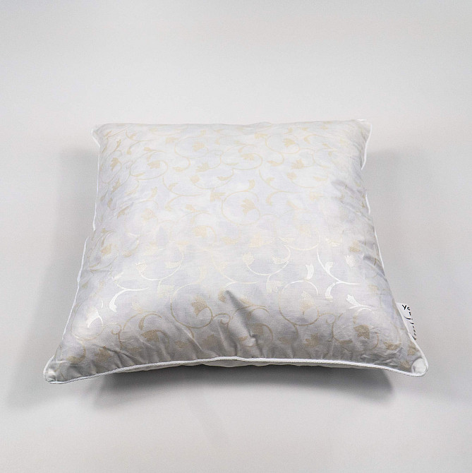 Подушка из искусственного лебяжьего пуха YouStar - упругая 40x40 см (Серебро) Сумы - изображение 2