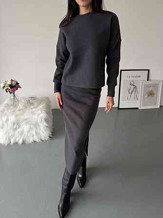 Женский стильный теплый костюм двойка с разрезом сбоку Графит, 42/44 Одесса