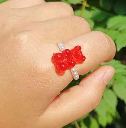 Кольцо с мишкой красное с бусинками, размер универсальный Киев