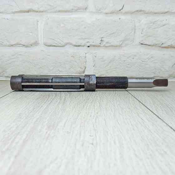 Розгортка регульована пелюсткова 29–32 мм — точний інструмент для калібрування та розточування отворів Харків