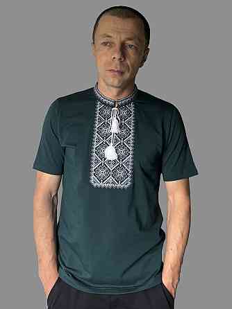 Чоловіча смарагдова Футболка вишиванка з білим орнаментом Київ